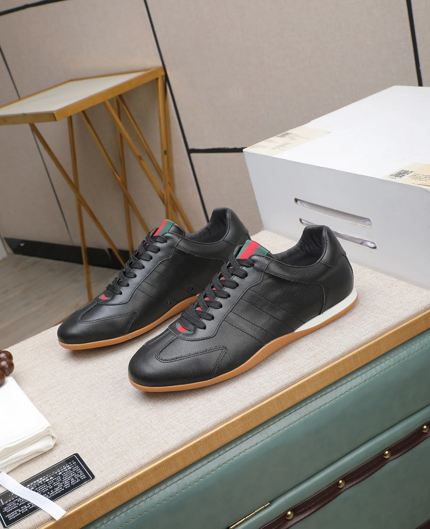 Men's shoes 💰460 GUCCI🔍🔍The latest models are on sale at the same time at the counter. Original calfskin imported from Italy, genuine leather lining, (high-end, extravagant, and classy) with exquisite workmanship. Soles: Original soles specially provided by the original factory. ⚠Exclusive double-layer movable molded soles are super comfortable⚠. Photos of the real thing🎬The real thing is even better🔍🔍"High quality·Follow the order" Code number 38-44